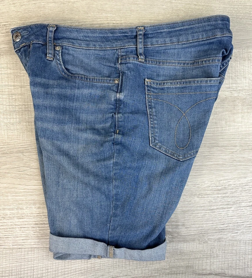 Pantalones Cortos de Jean Calvin Klein Azul Denim Puños Bermudas Logo Para Mujer’s 10 (W30.5 X L6) Foto 2 de 4