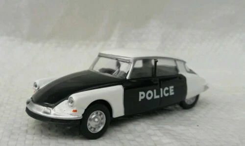 Voitures miniatures blancs 1:60