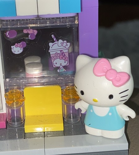 Sanrio Hello Kitty Boba Tea Shop Build Set w/ Figure - Picture 2 of 7