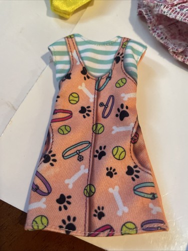 Lote de ropa de Barbie incluyendo vestido de princesa y congelado - Imagen 3 de 19