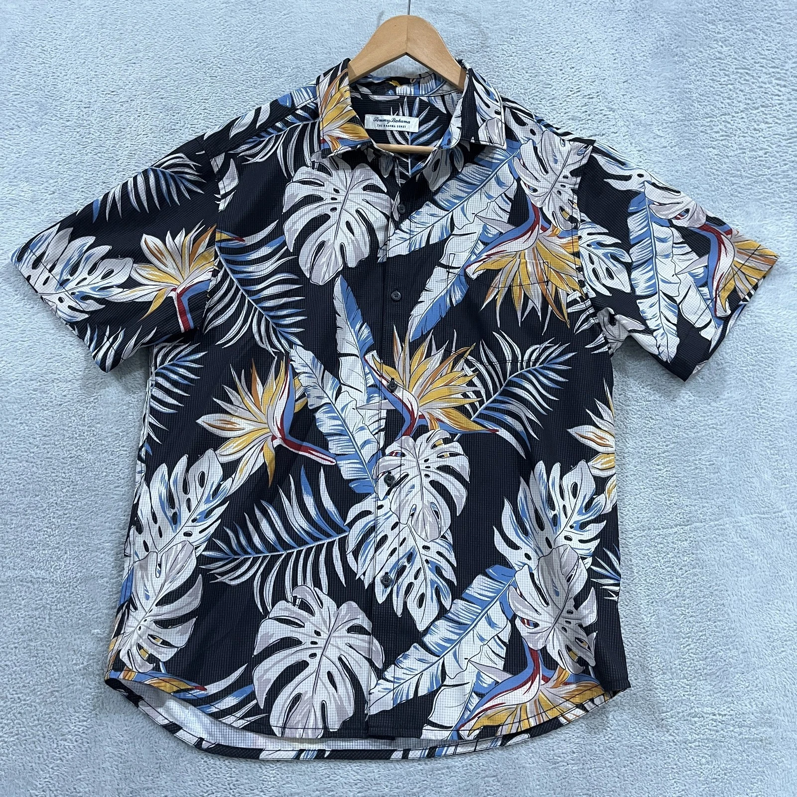 Tommy Bahama Men's M The Bahama Coast Hawaiian Button Down Shirt Island Zone