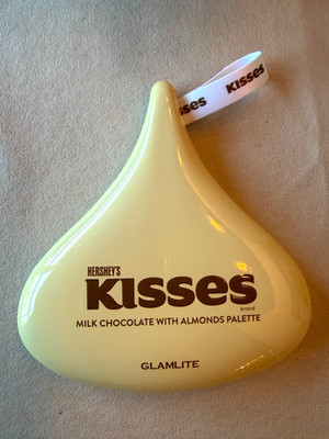Glamlite X Hershey s Kisses Milk Chocolate w Almonds 6 Pan Eyeshadow Palette NEW