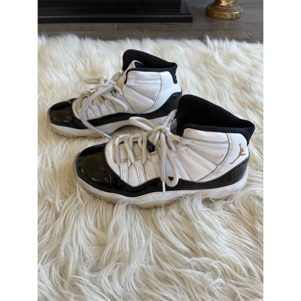 Jordan 11 Retro DMP Boys 4.5 Sneakers White/Gold/Black High Top Athletic thumbnail 4
