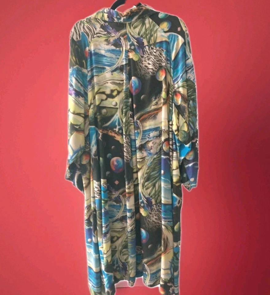 ART TO WEAR...THE EXQUISITE SKULLZ LONDON ITALIAN VISCOSE DUSTER COAT OS - Image 2 of 4