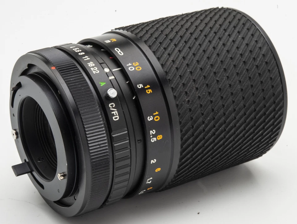 Tokina 1:4-5.6 70-210mm - Canon FD - Image 4 of 4