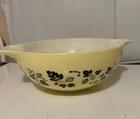Vintage Pyrex 4 Qt Mixing Bowl Gooseberry Cinderella Nesting Bowl Yellow Black