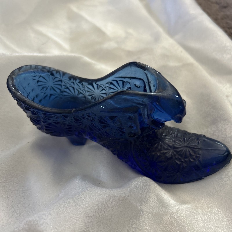 Fenton Art Glass Blue Daisy & Button Cat Dog Head Slipper Shoe estate sale 