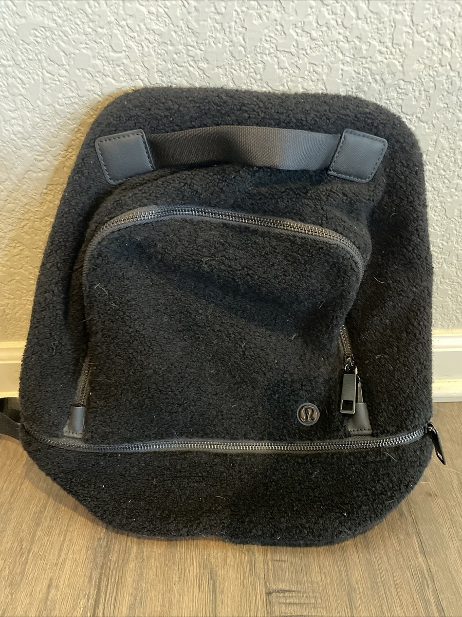 Lululemon Womens Mini Sherpa Fleece Adjustable Straps Adventurer Backpack Black Review! Lululemon City Adventurer Backpack Micro 3L & Video! main image 3