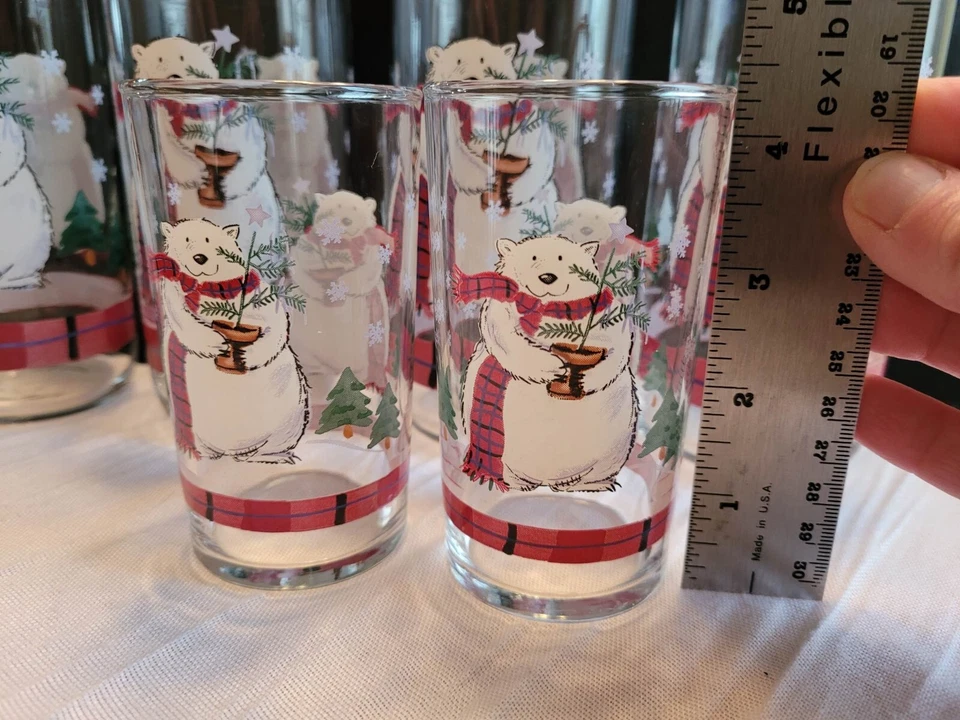 Pfaltzgraff Lote de 4 Vasos de Oso de Nieve 5.75" 14 OZ y 2 Vasos de Jugo de 4.25". Foto 2 de 4