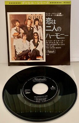 GRASS ROOTS ''TWO DIVIDED BY LOVE'' ULTRA-RARE 1971 ORIGINAL JAPANESE SINGLE W/PS!