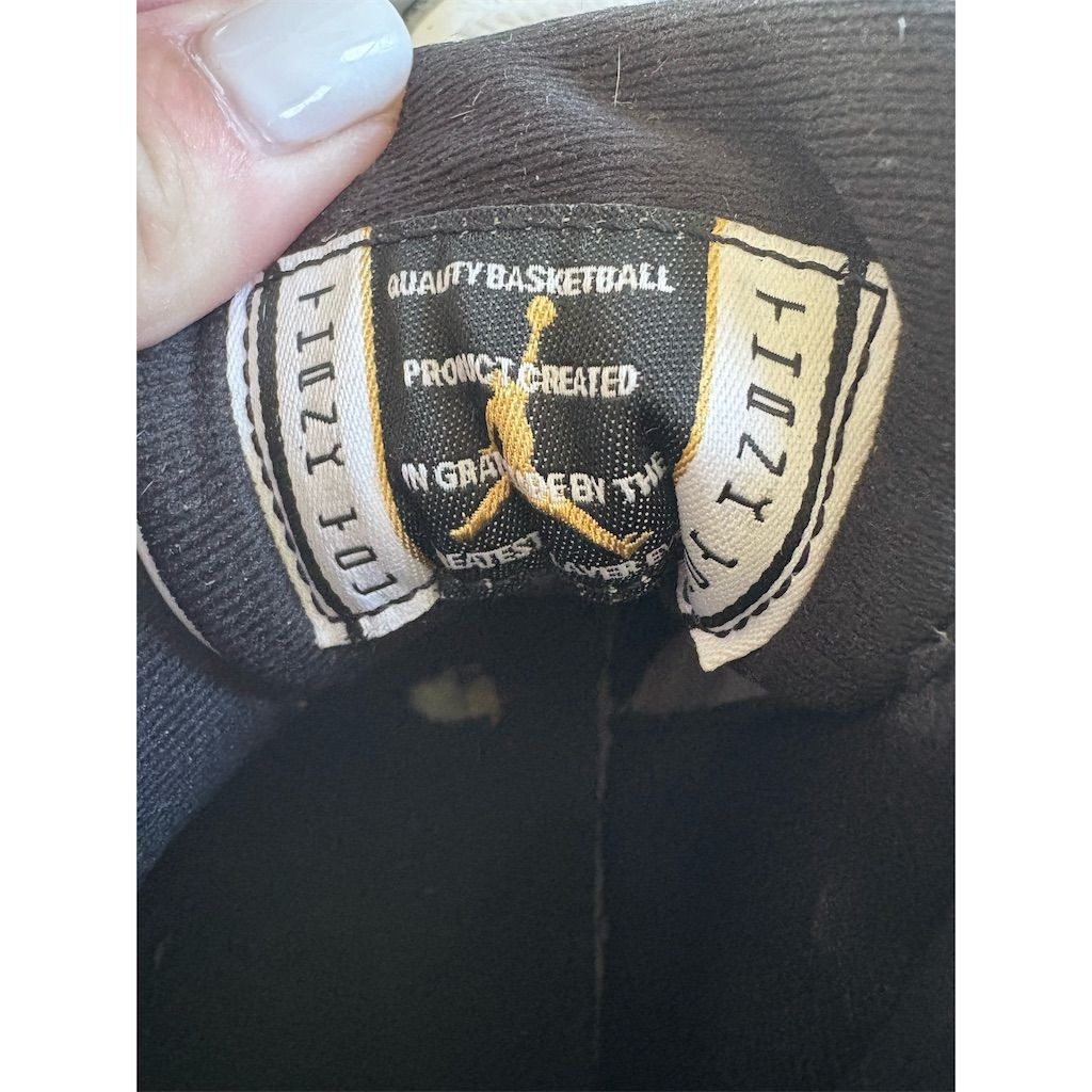 Jordan 11 Retro DMP Boys 4.5 Sneakers White/Gold/Black High Top Athletic thumbnail 9