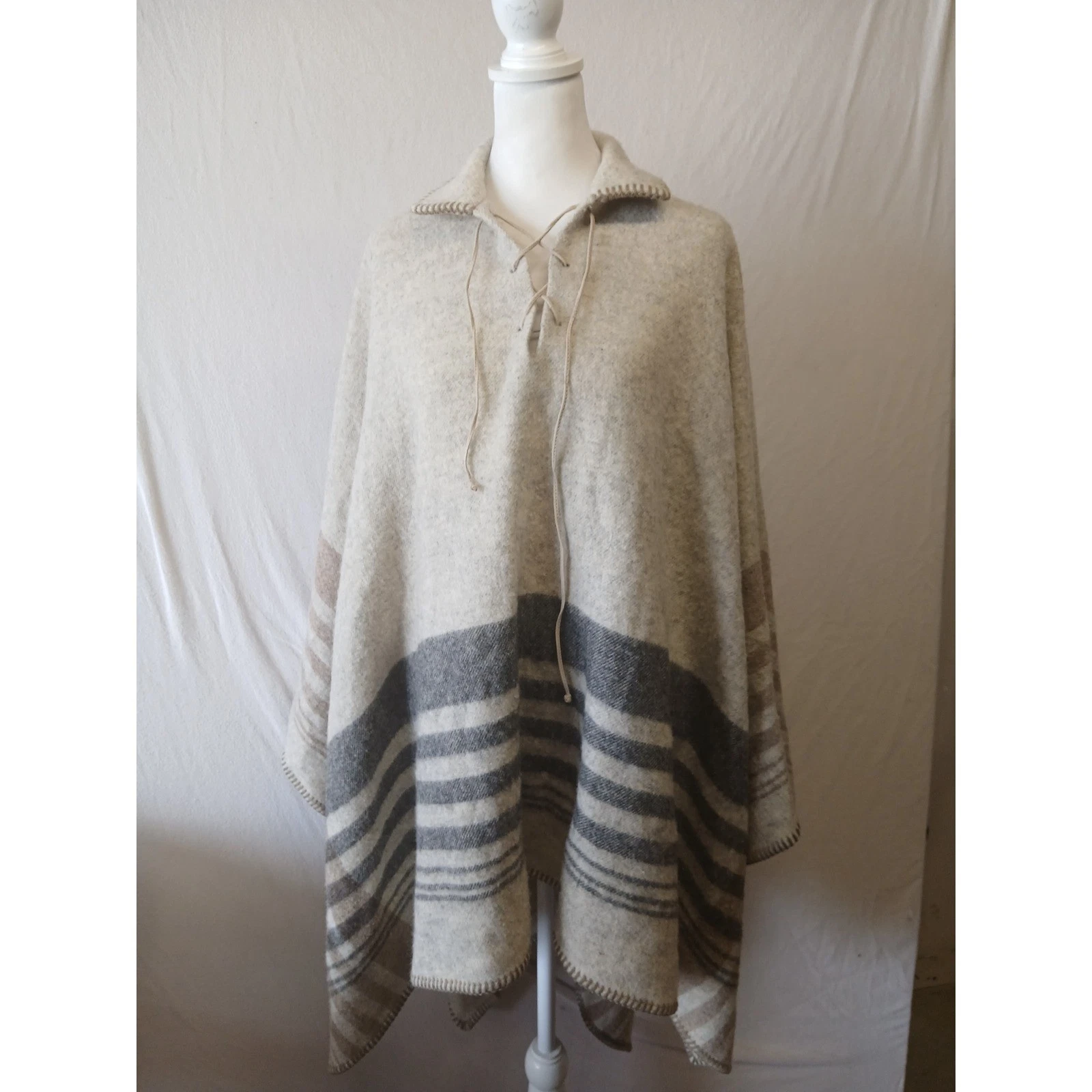 Lauren ralph lauren 100% wool poncho quiet luxery small flaw large old money