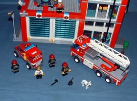 CITY, FIRE STATION SET NO. 60004 - LEGO - 2013 - USED CONDITION