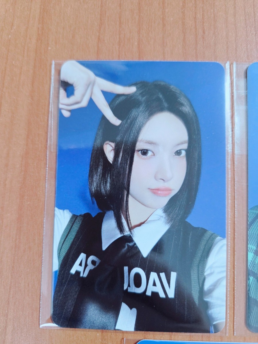 ILLIT Photocard Official 