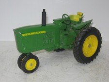 1/16 JOHN DEERE 3020 plastic rims, long filters, alternator 1968-72 vintage 3