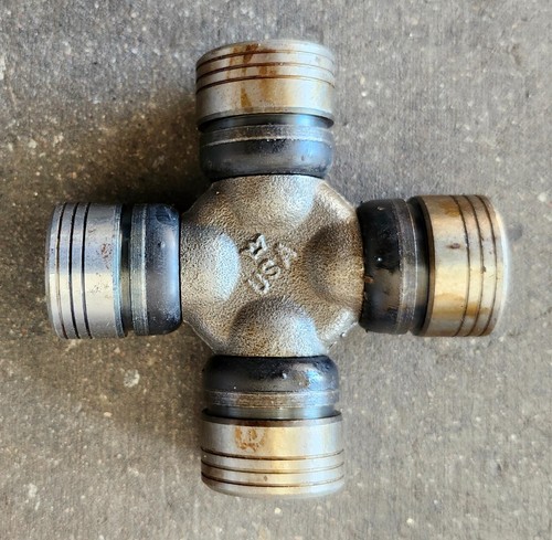 Made in USA NOS Open Box U-Joint Universal Joint - Foto 2 di 3