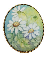 Vintage Brooch Pin Hand Painted Daises Oval Porcelain Gold Tone Bezel