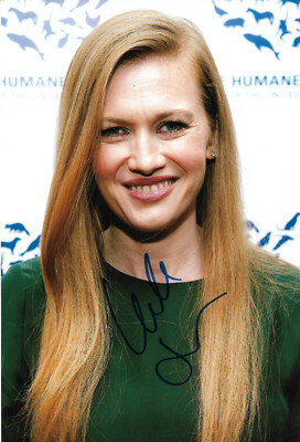 Mireille Enos Autogramm signed 20x30 cm Bild 
