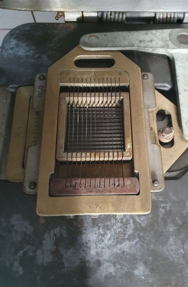 Speckschneider Diana - Bild 2 von 2