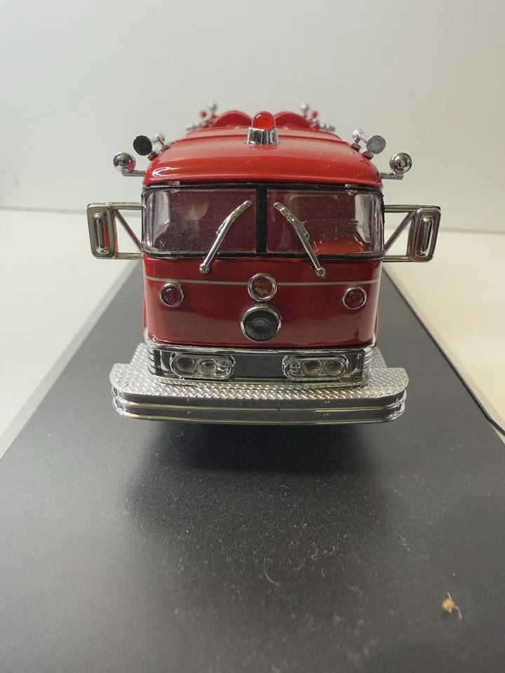 CODE 3 COLLECTIBLES Detroit Fire Department Mack C Pumper Engine 49 - Image 3 of 4