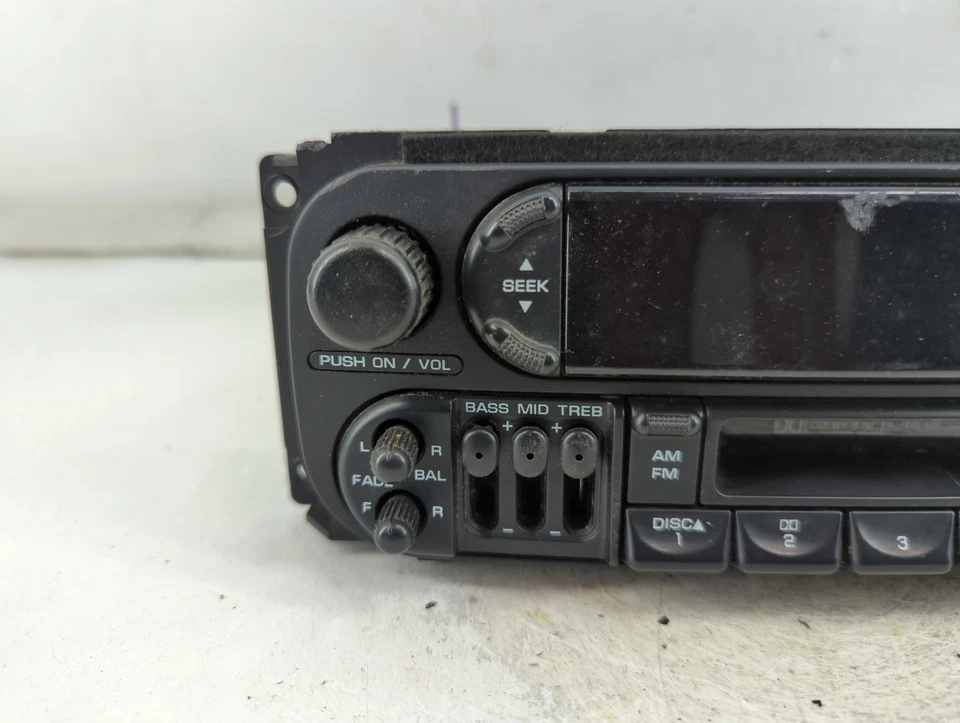 Chrysler Concorde Am Fm 1998-2002 reproductor de CD receptor de radio ZKT3C Foto 3 de 4