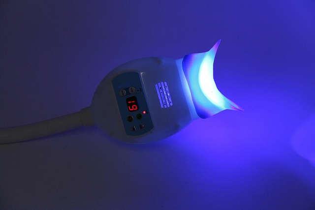 圖片 71 - Dental Handheld LED Whitening Light Accelerator Bleaching Lamp for Desk+Goggles