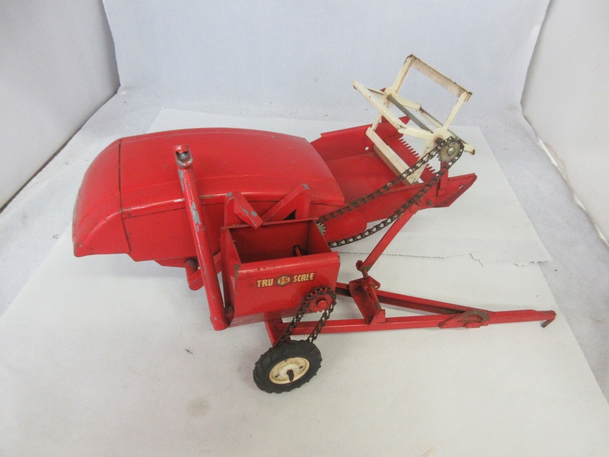 VINTAGE METAL TRU SCALE FARM COMBINE TOY MODEL 800-G