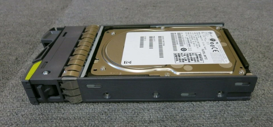 Fujitsu MAW3147FC CA06691-B60700NA 147GB 10000RPM 8MB 3.5" FC Internal HDD - Image 4 of 4