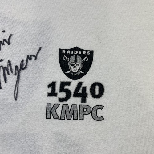 Vintage Oakland LA Las Vegas Raiders T Shirt Signed White Gildan XL - Picture 8 of 12