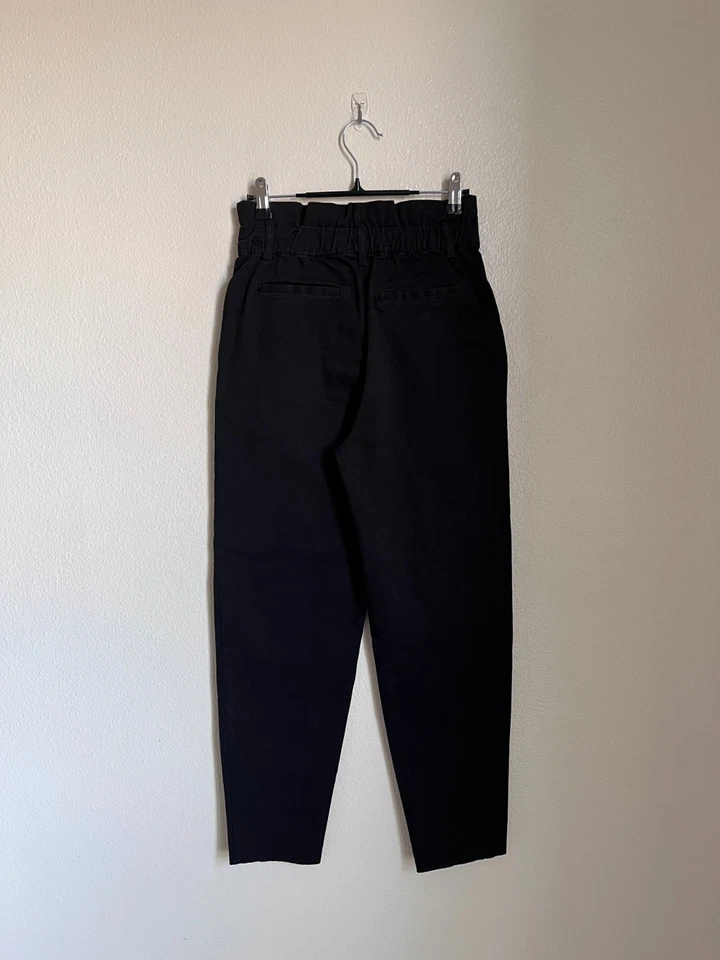 Pantalón Zara Plisado Bolsa de Papel en Negro Talla XS Foto 3 de 4