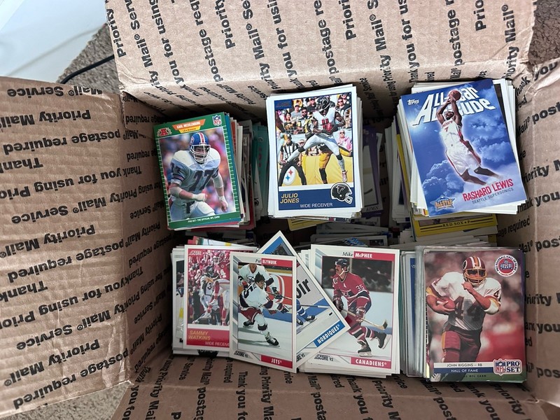 Sports Cards Bulk Lot Of 750+ Cards NBA NHL NFL MLB 1990s-Modern Mix