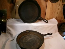 Lot of 2 Vintage 10.5" Cast Iron No.8 Frying Pan Skillets ~ Unrestored