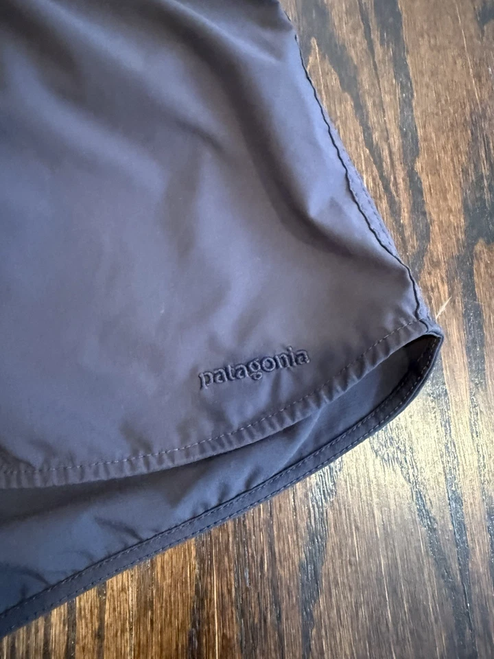 Pantalones cortos para mujer Patagonia talla grande entrepierna 2” negros sin forro ropa deportiva Foto 2 de 4