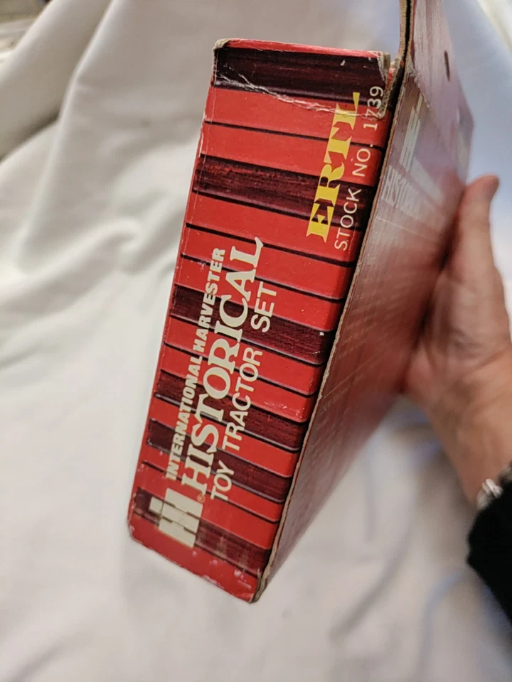 ERTL Internation Harvester Diecast Historical Tractor Collection - Image 4 of 4