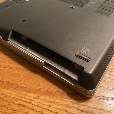 Dell Latitude E6530 15.6" I5 - Pour Pièces Détachées (sans RAM/HDD/batterie, Non Testé)