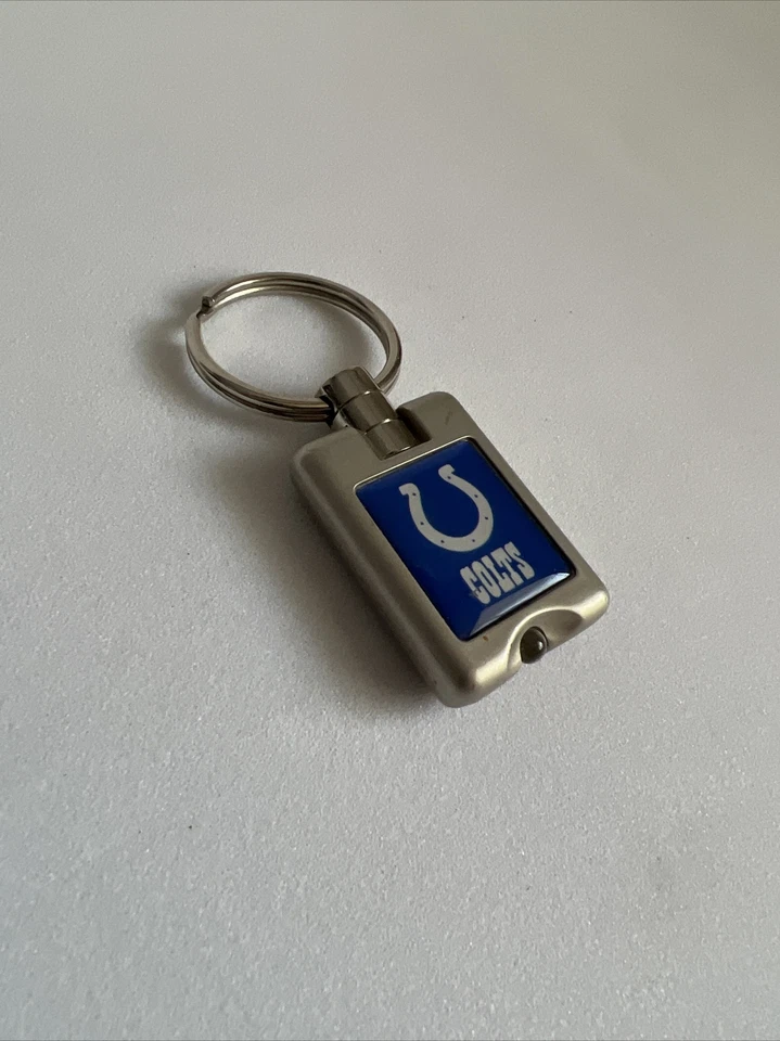INDIANAPOLIS COLTS KEY CHAIN KEY RING BLUE LIGHT NFL TEAM LOGO TESTED WORKING - Image 3 of 4