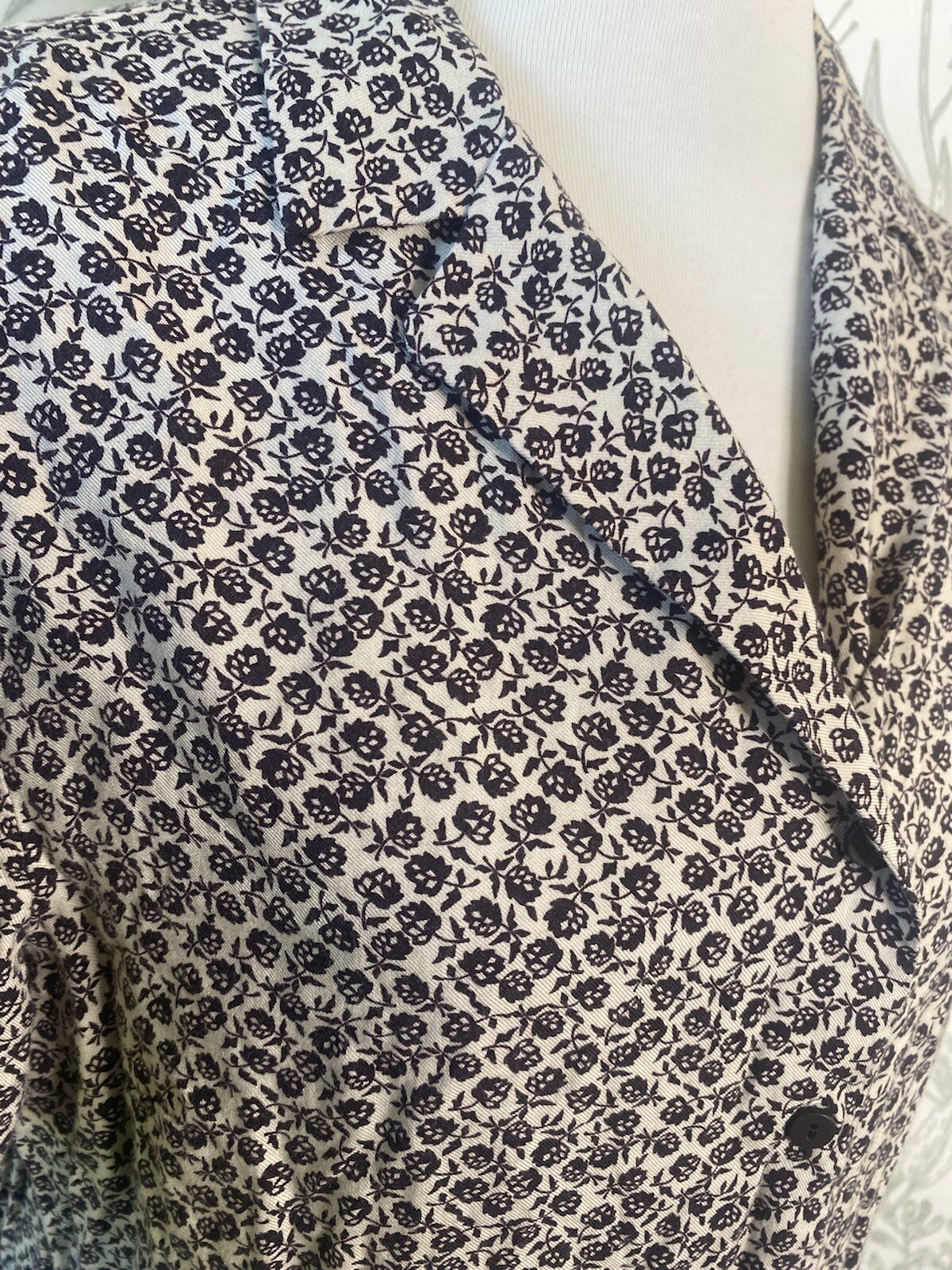 Gap Maternity Size Small Button Front - image 3