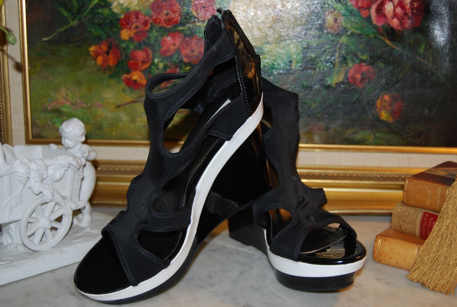 SIMPLY VERA WANG SVETTIE WHITE u0026 BLACK PLATFORM WEDGE WOMEN'S SANDALS NWOB  10 M | eBay