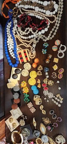 Lot Of Vintage Costume Jewelry. 50s-80s. MANY SIGNED. Clip, Pierced.