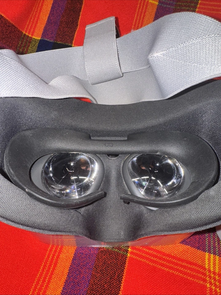 Fone de Ouvido de Realidade Virtual Oculus Go 64GB, Independente, Acessório de Videogame VR - Imagem 3 de 4