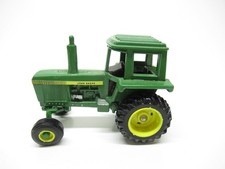ERTL 1980 MINT JOHN DEERE TRACTOR