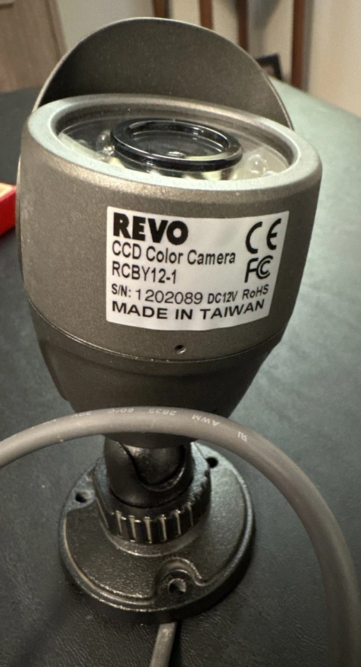 Cámara a color REVO CCD RCBY12-1 estilo bala Foto 3 de 3