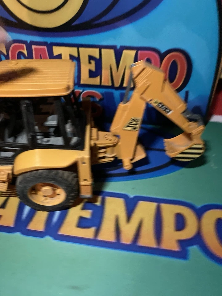 ESCAVATORE GOMMATO - BRUDER 1/16 - Immagine 3 di 4