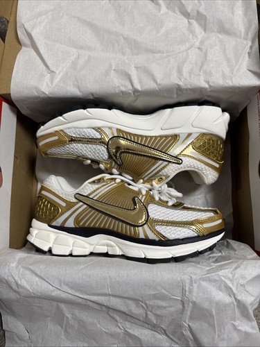 Größe UK 5 - Nike Zoom Vomero 5 Metallic Gold Silber Weiß Schwarz Grau - UVP 145£!