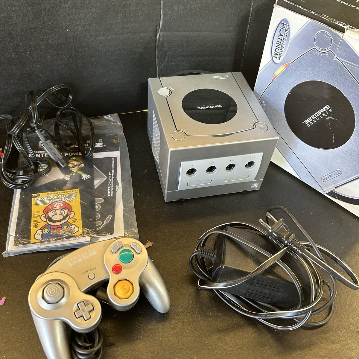 NINTENDO GAMECUBE - LIMITED EDITION PLATINUM W/ BOX MANUAL USA DOL
