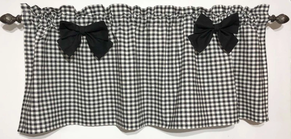Cenefa a cuadros negra con lazos negros, cortina de cocina de granja en blanco y negro Foto 4 de 4