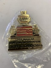 JEFF GORDON NASCRA PIN BADGE WINSTON CUP RACE WINNER 1998