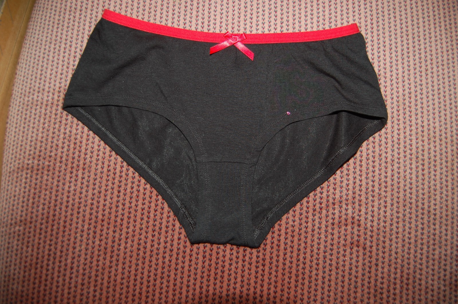 M&S Cotton Rich Shorts Black/Red Size UK 10 EUR 38 BNWOT