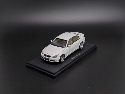 Kyosho 1/43 BMW E60 5er Series 545i 2003 - 2010 white (diecast