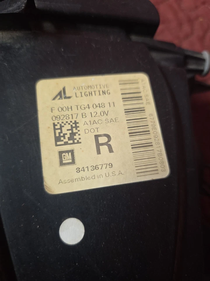 2016 2017 2018 CHEVROLET CHEVY CAMARO RIGHT PASSENGER TAIL LIGHT OEM P62172 - Image 4 of 4